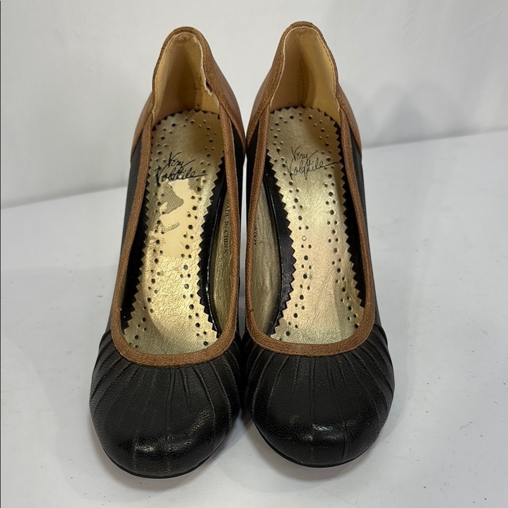 ✂️Very Volatile Black and Tan striped block Heels: - Picture 2 of 5
